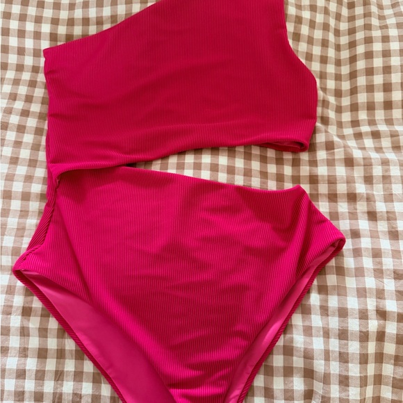 Beach Riot Celine Ribbed
One-Piece Swimsuit - Dragonfruit Small - Picture 3 of 3